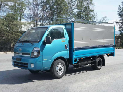 Kia K250 2.5 tấn thùng mui bạt 3 bửng